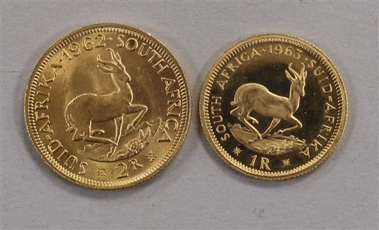 Two South African gold coins, 11.98g gross, AUNC